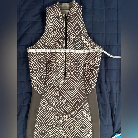 Billabong Geometric Patterned Swimsuit - Black and White - Picture 8 of 8